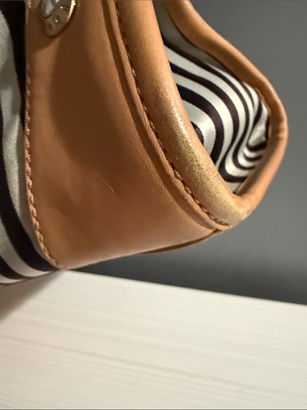 Henri Bendel signature black-and-white striped canvas tote bag - Picture 4 of 9